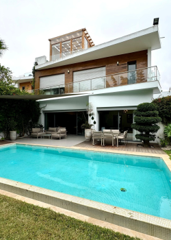 superbe-villa-de-600-m-la-vente-pic-0.png